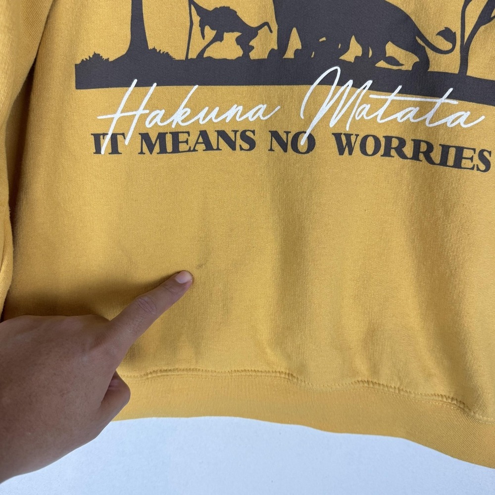Disney Lion King Sweatshirt Juniors XXL 19 Yellow Hakuna Matata Simba Graphic - Picture 5 of 10